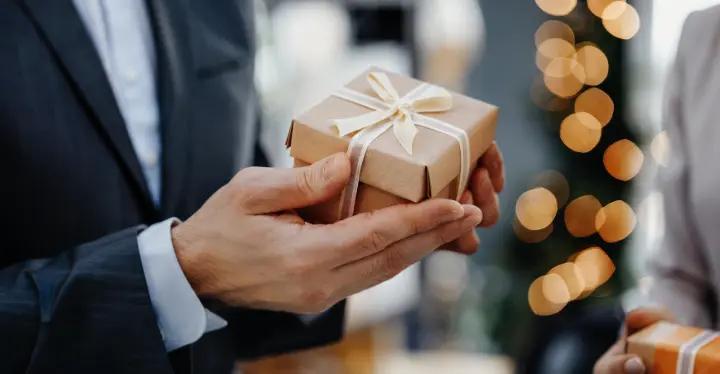 Corporate Gifts for Employees UAE
