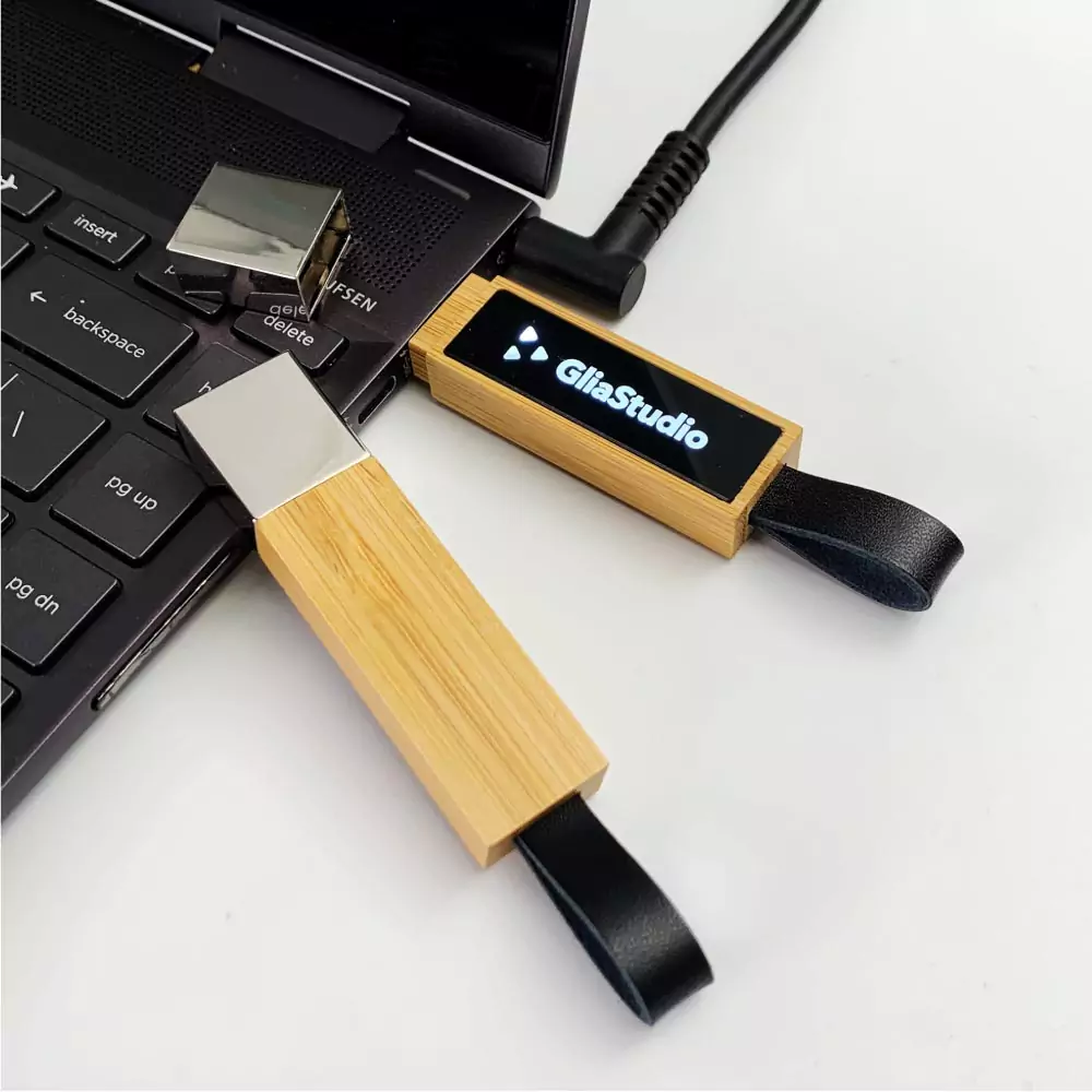 Bamboo LED Logo USB with Strap 64GB V. 3.0