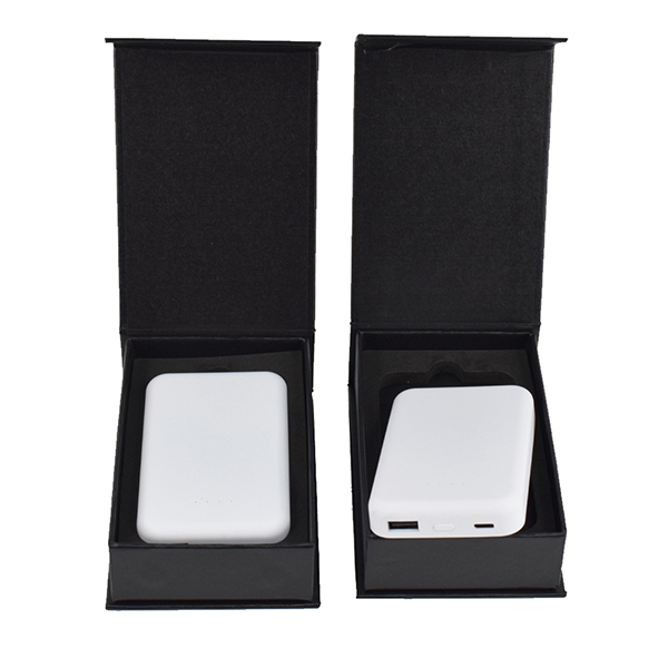 Magnetic Wireless Power Bank White