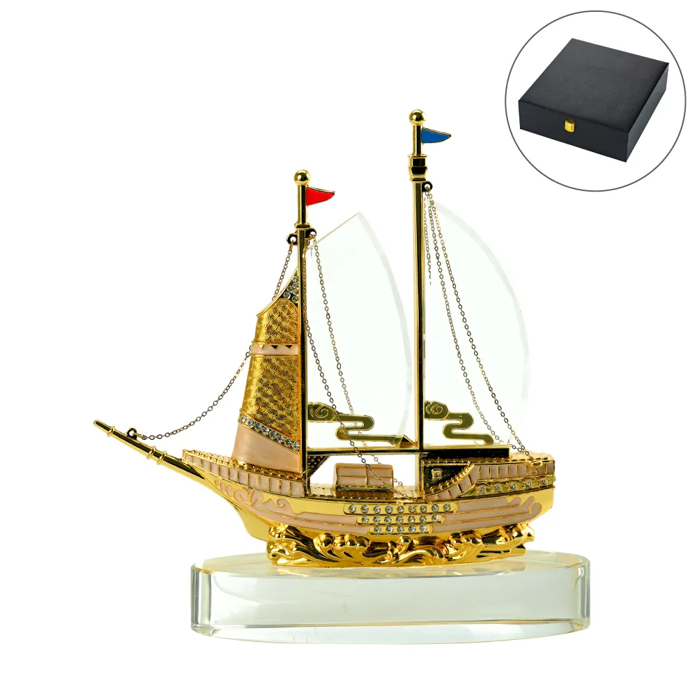 [STE3TR-075] Golden Boat-Shaped Memento in Metal with Glass Base